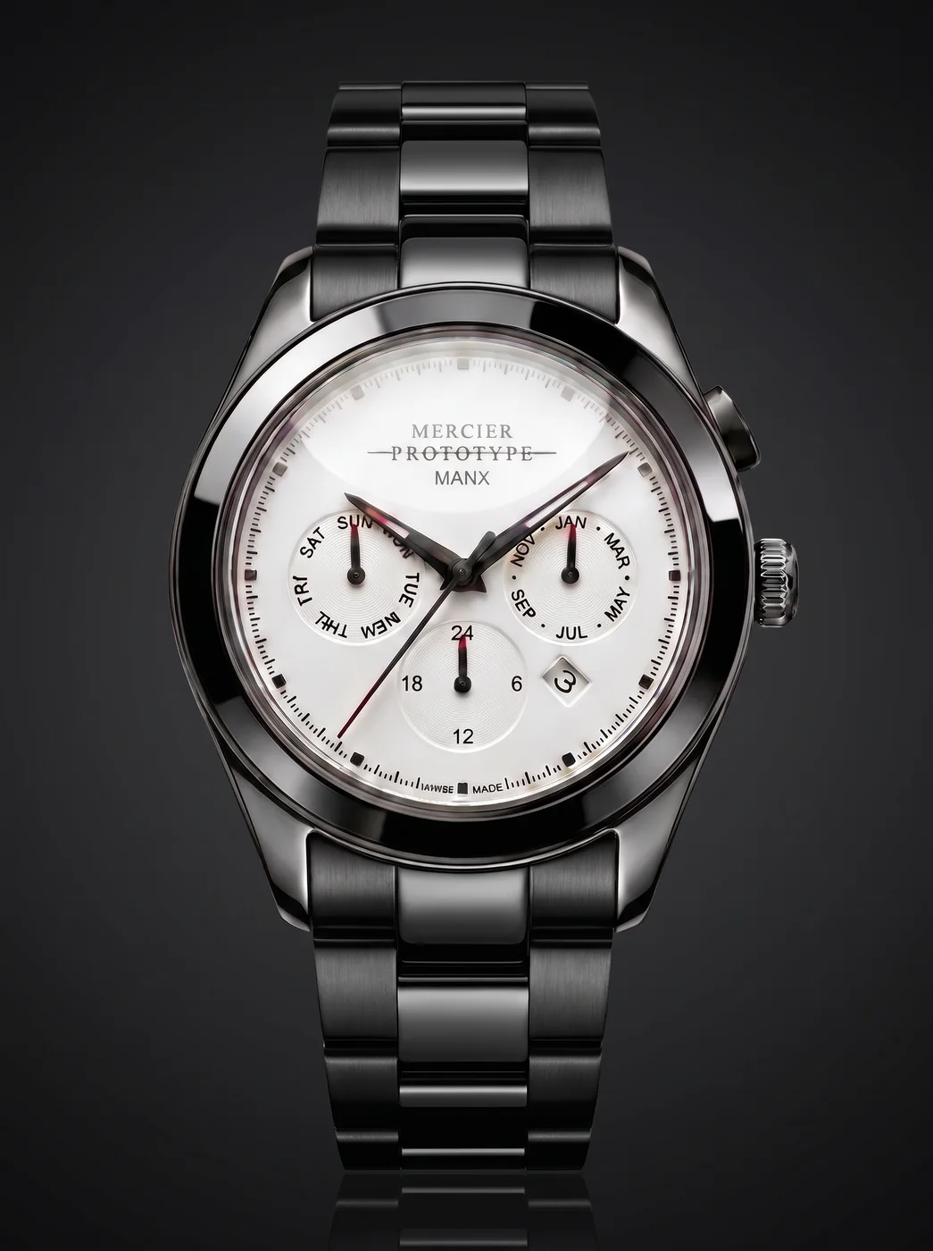 Manx Meridian Blanc fitted on the steel bracelet