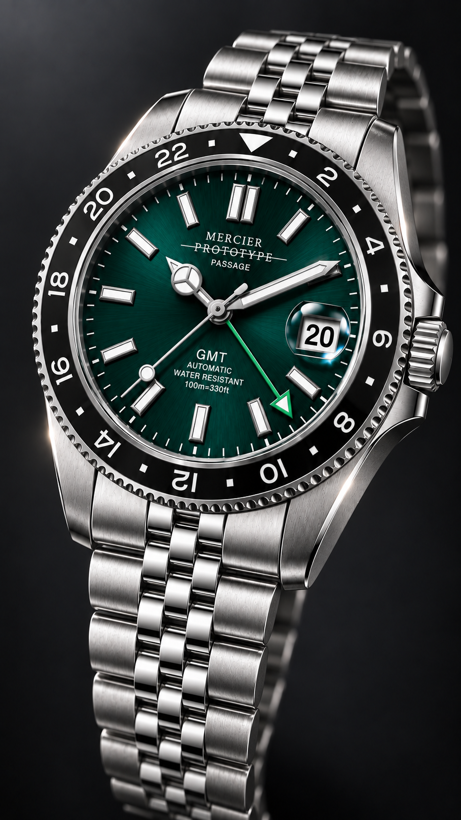 Passage GMT, 3/4 angle showing case profile and bracelet